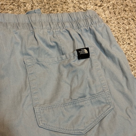 The North Face 100% Organic Cotton Shorts Sz Medium | Casual | Basics | Outdoors - Picture 3 of 9
